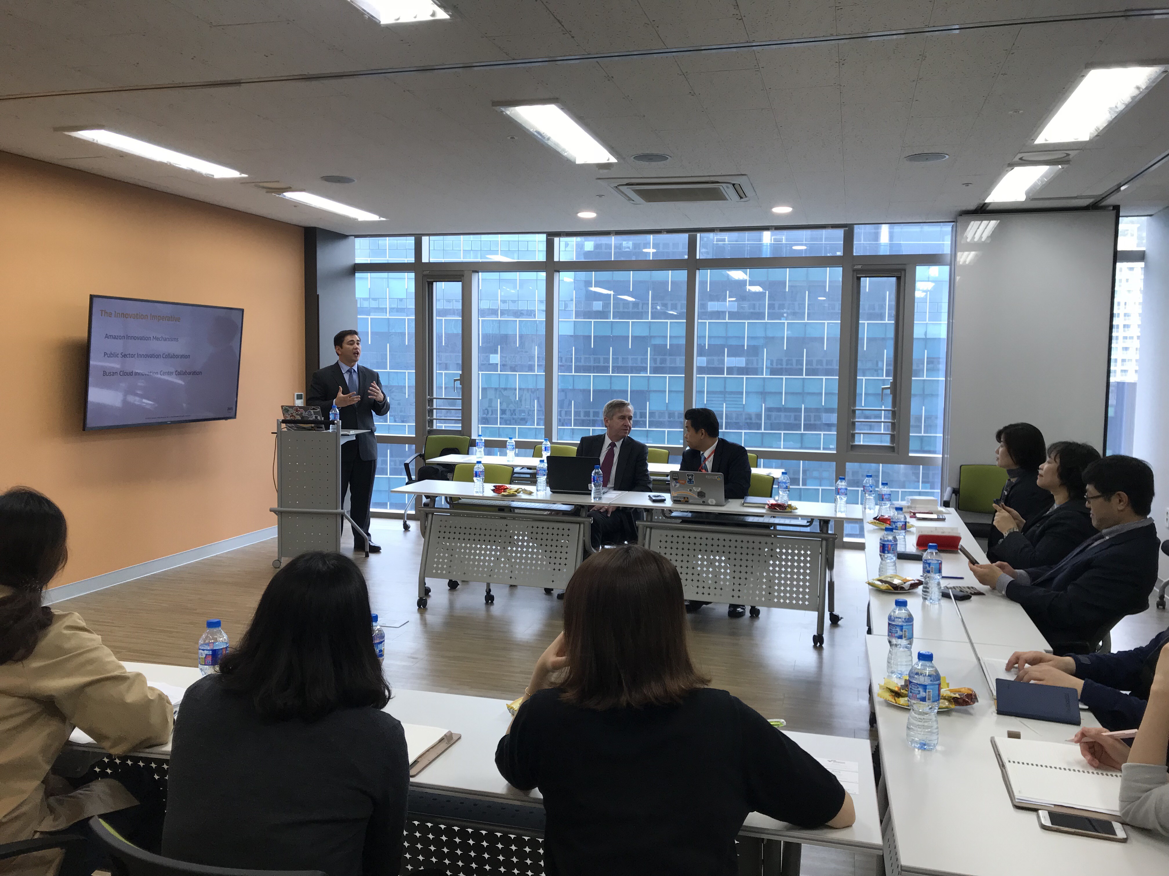 AWS CIC 글로벌 임원 클라우드 혁신센터 방문 사진