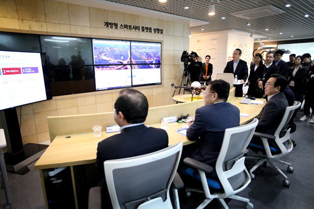 규제프리존을 통한 지역전략산업육성 간담회(경제부총리 방문) 사진