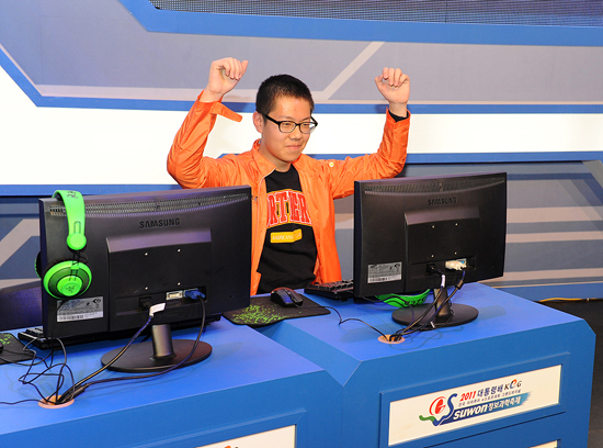 2011 전국 아마추어 e 스포츠대회 1위 달성 사진