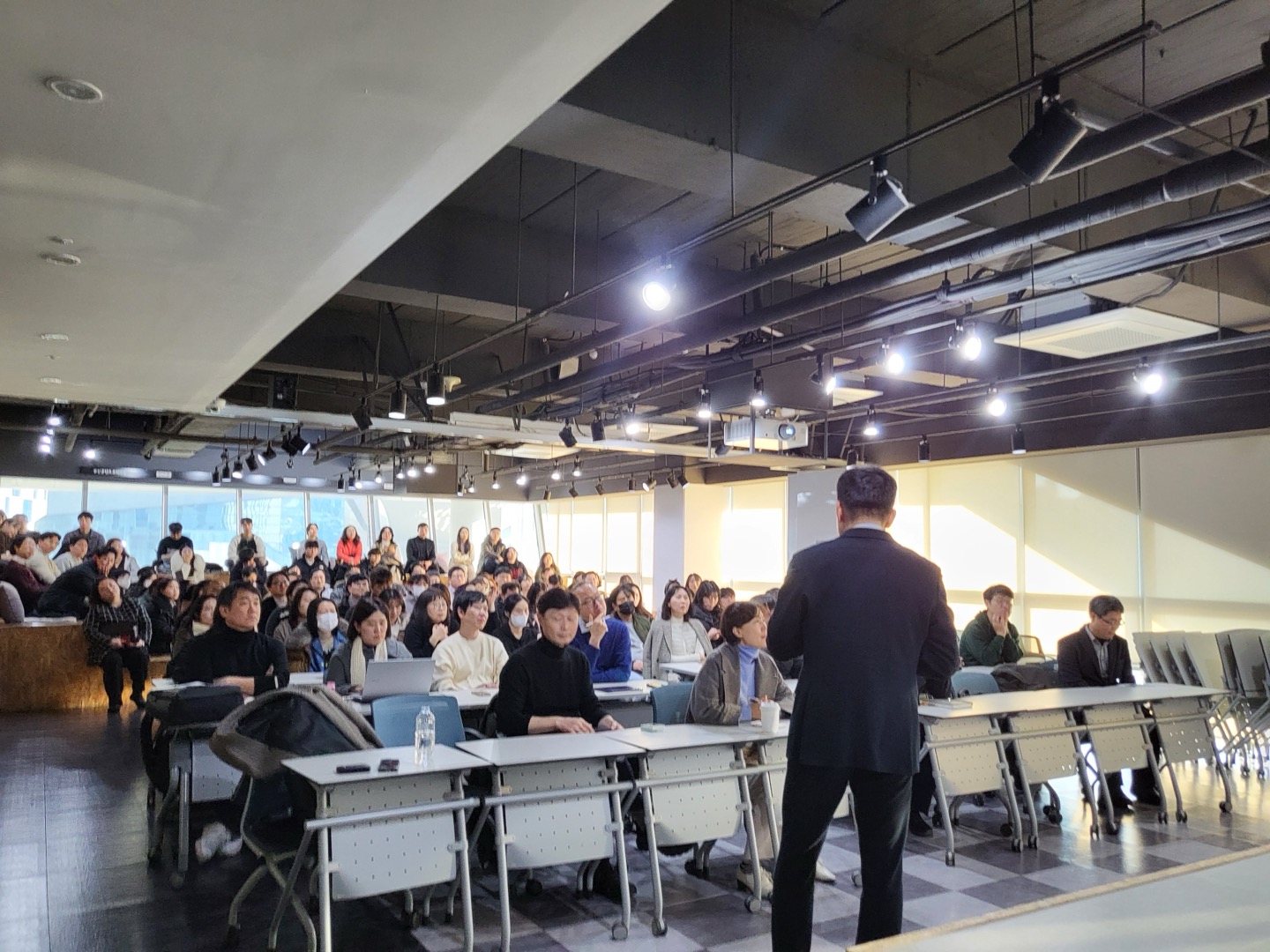 AI 현재와 미래도전, 정책과 활용방안 강의